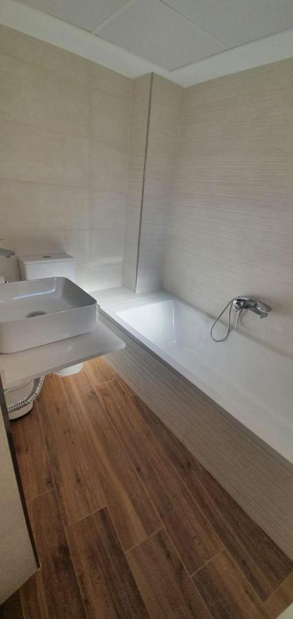 Beautiful Apartment In Third Line Beach Boliches Фуенхірола Екстер'єр фото